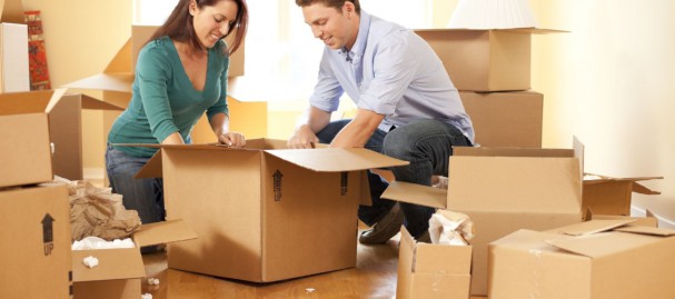 Couple-moving-house